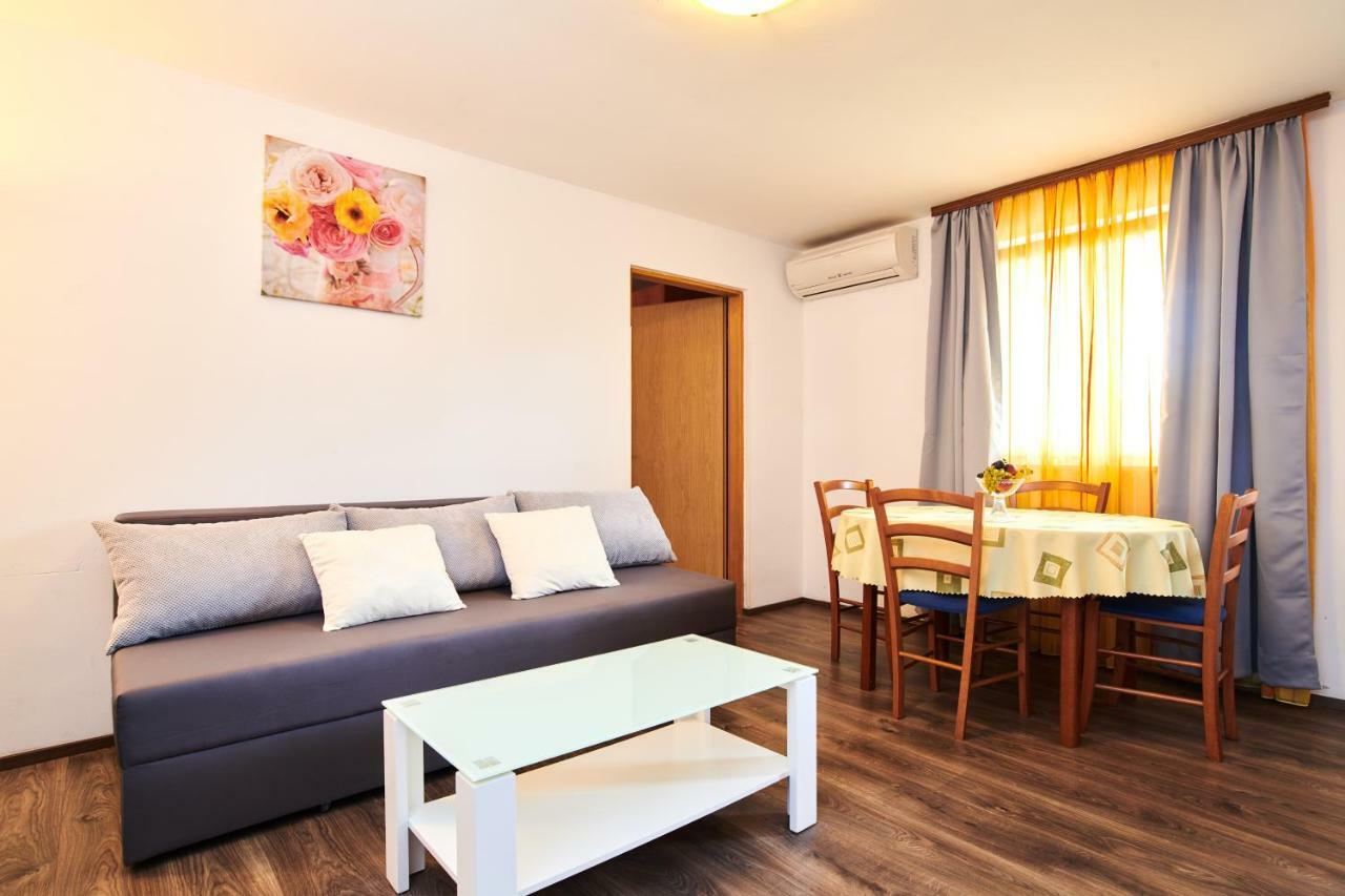 Appartement App Sverko à Vilanija Extérieur photo